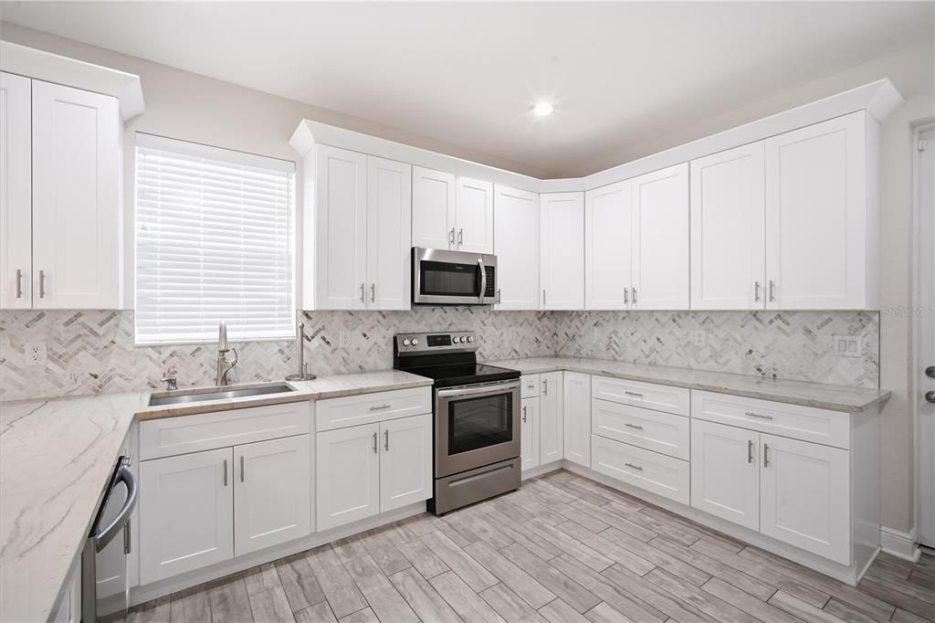For Rent: $3,200 (4 beds, 3 baths, 2031 Square Feet)
