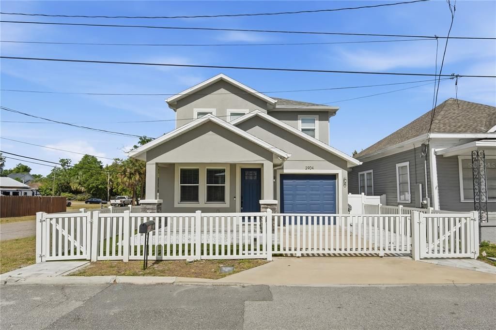 For Rent: $3,200 (4 beds, 3 baths, 2031 Square Feet)
