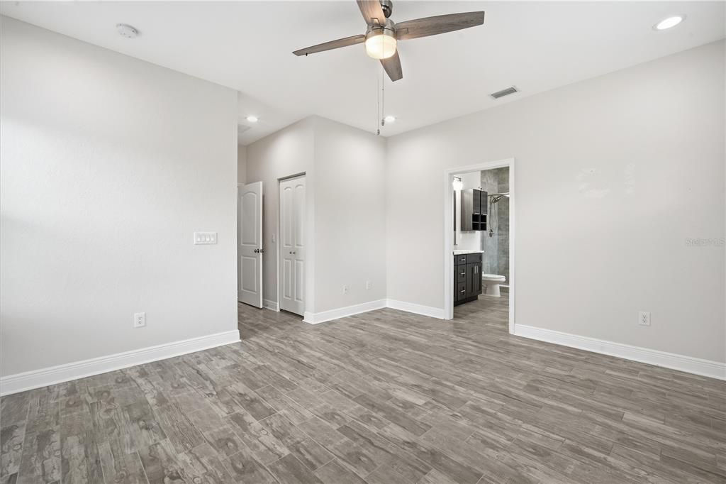 For Rent: $3,200 (4 beds, 3 baths, 2031 Square Feet)