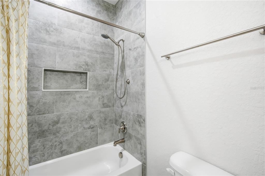 For Rent: $3,200 (4 beds, 3 baths, 2031 Square Feet)