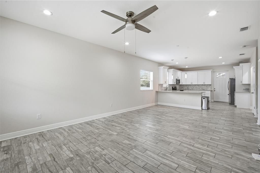 For Rent: $3,200 (4 beds, 3 baths, 2031 Square Feet)