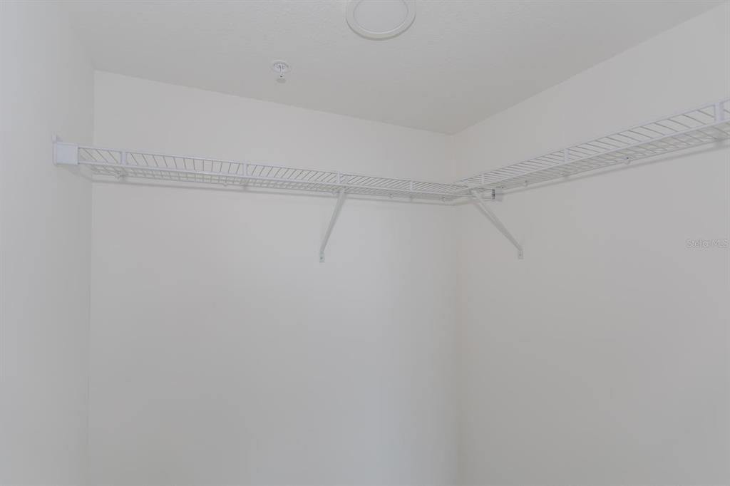В аренду: $1,800 (2 спален, 2 ванн, 1023 Квадратных фут)