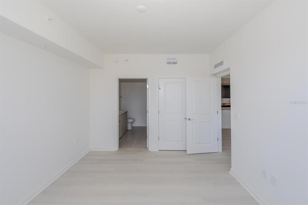 В аренду: $1,800 (2 спален, 2 ванн, 1023 Квадратных фут)
