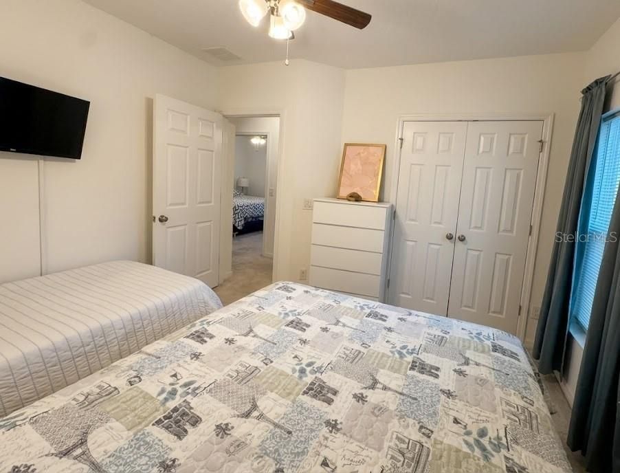 For Rent: $2,300 (4 beds, 2 baths, 1994 Square Feet)