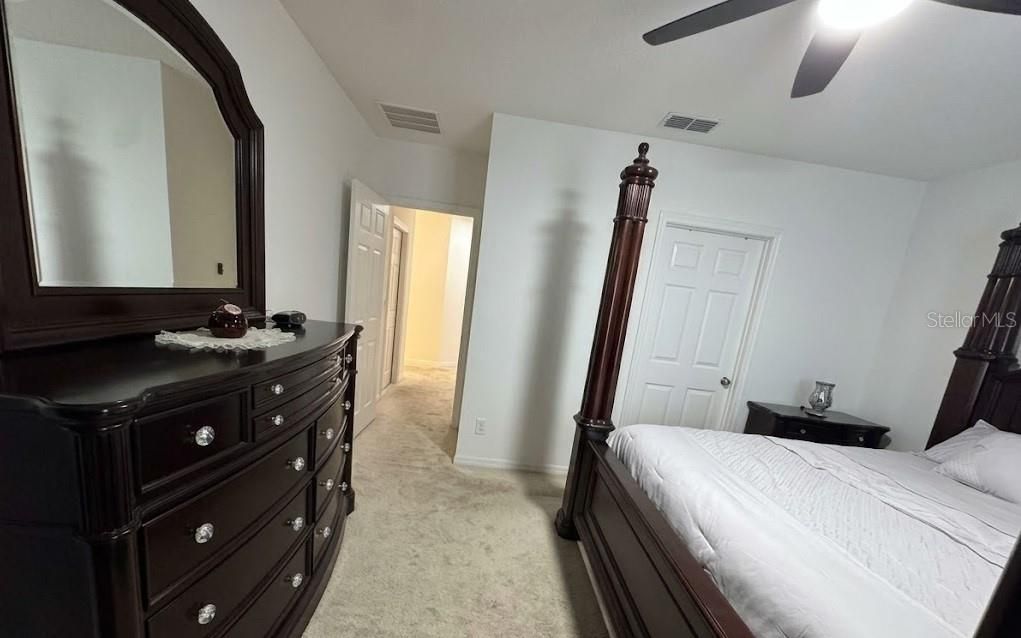 For Rent: $2,300 (4 beds, 2 baths, 1994 Square Feet)