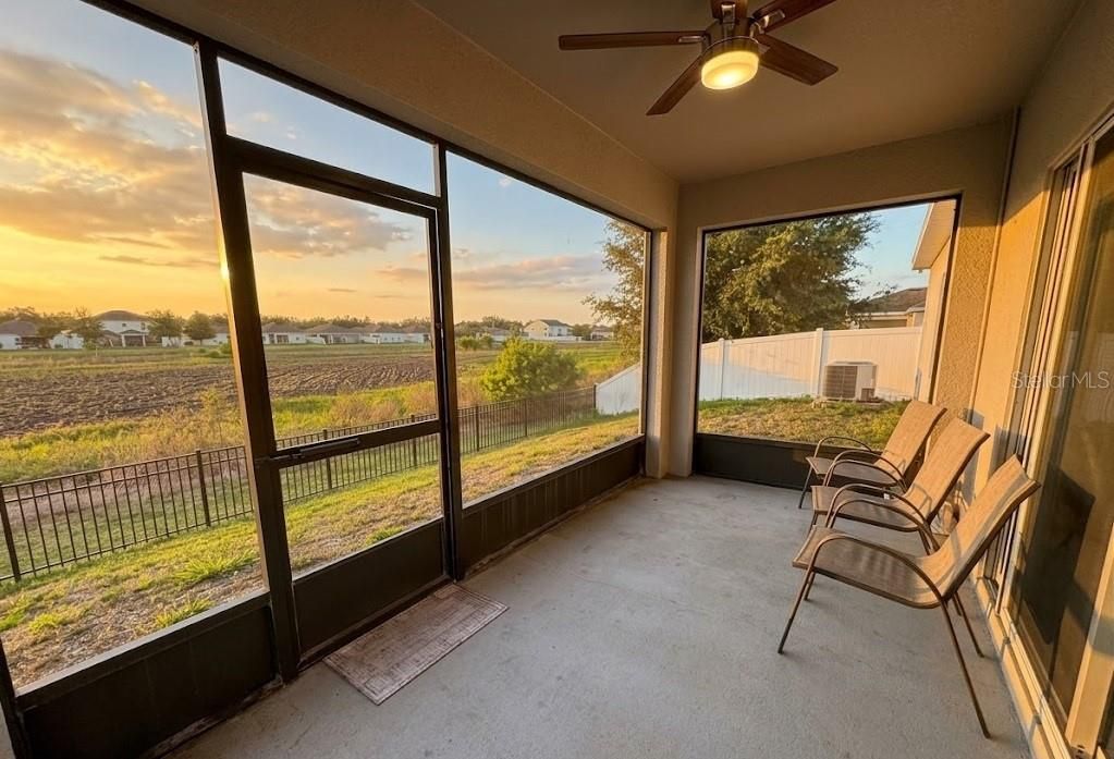 For Rent: $2,300 (4 beds, 2 baths, 1994 Square Feet)