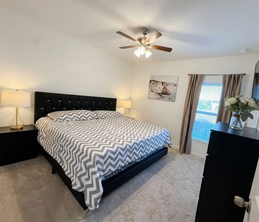 For Rent: $2,300 (4 beds, 2 baths, 1994 Square Feet)