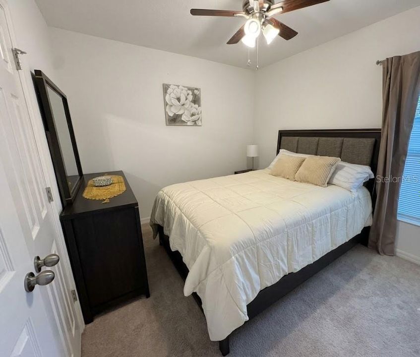 For Rent: $2,300 (4 beds, 2 baths, 1994 Square Feet)