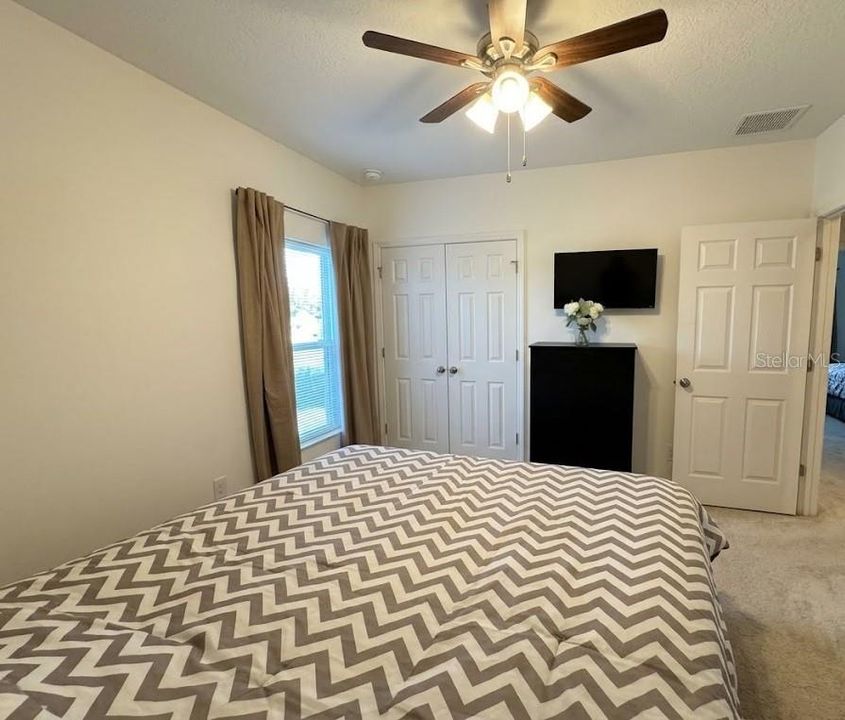 For Rent: $2,300 (4 beds, 2 baths, 1994 Square Feet)