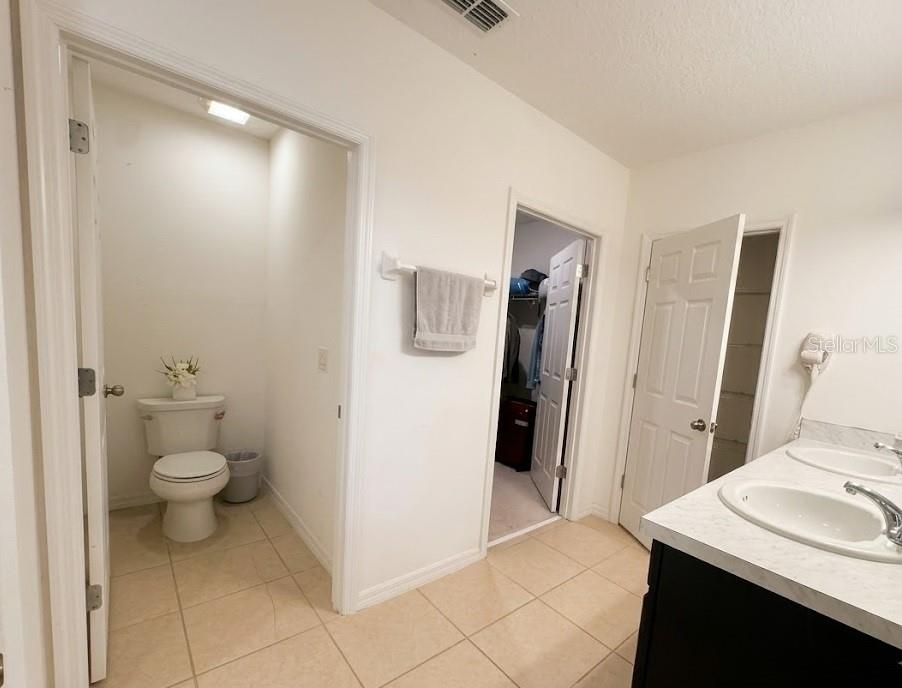 For Rent: $2,300 (4 beds, 2 baths, 1994 Square Feet)