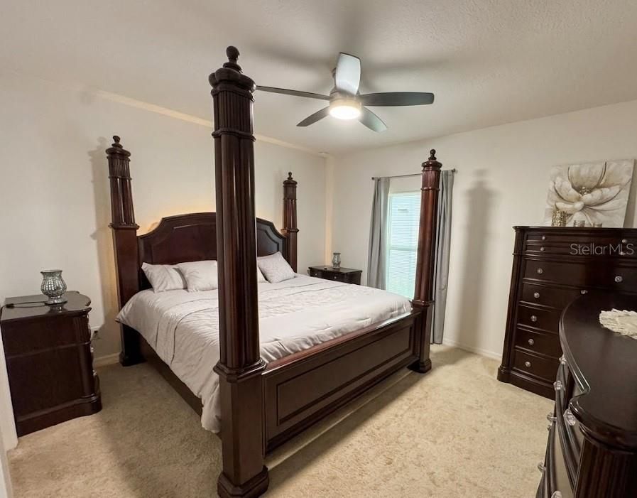 For Rent: $2,300 (4 beds, 2 baths, 1994 Square Feet)