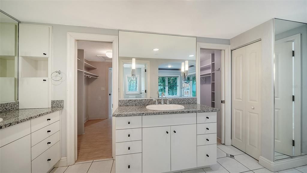 For Sale: $899,000 (4 beds, 3 baths, 3147 Square Feet)