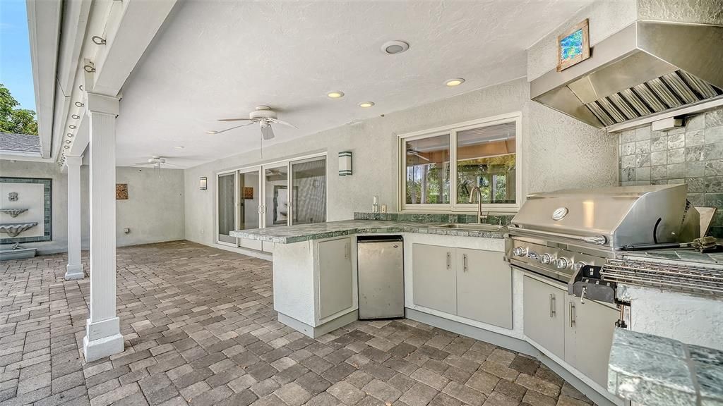 For Sale: $899,000 (4 beds, 3 baths, 3147 Square Feet)