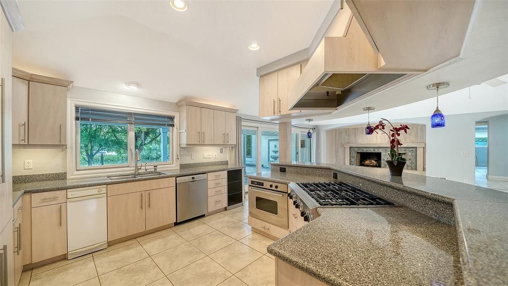 For Sale: $899,000 (4 beds, 3 baths, 3147 Square Feet)