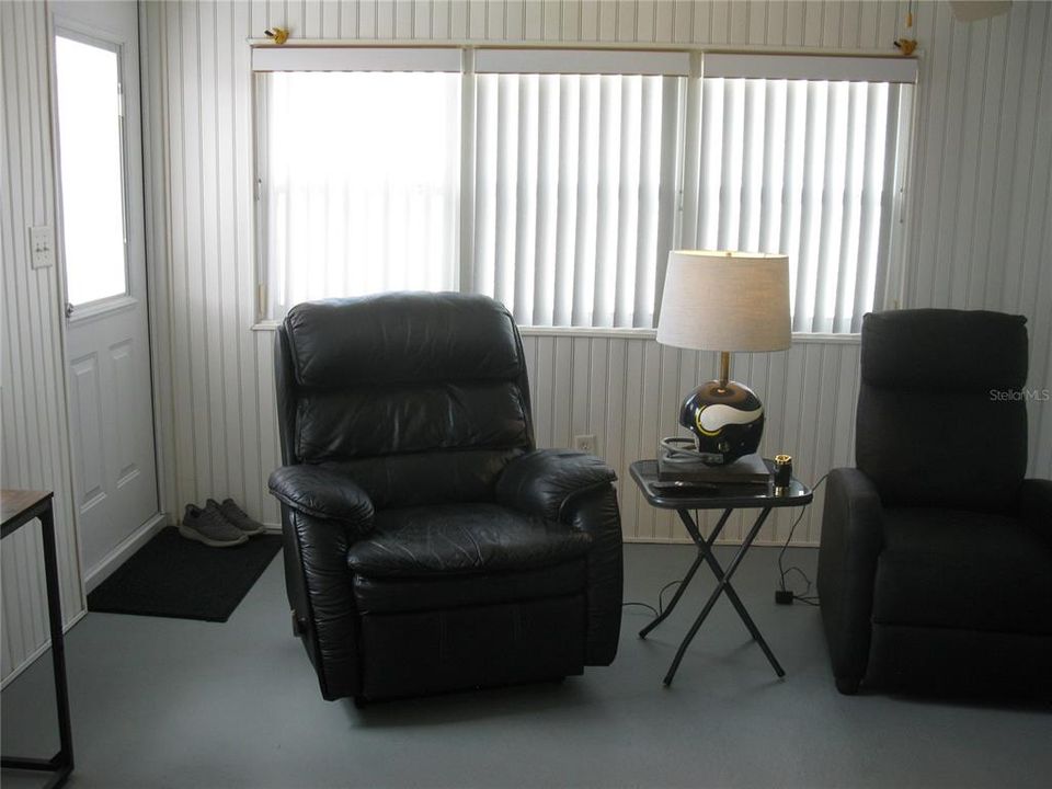 For Sale: $205,000 (3 beds, 2 baths, 1485 Square Feet)