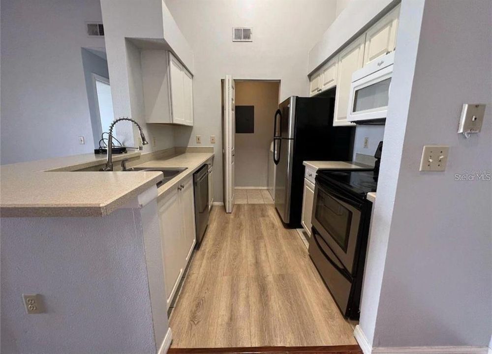 В аренду: $1,500 (1 спален, 1 ванн, 733 Квадратных фут)