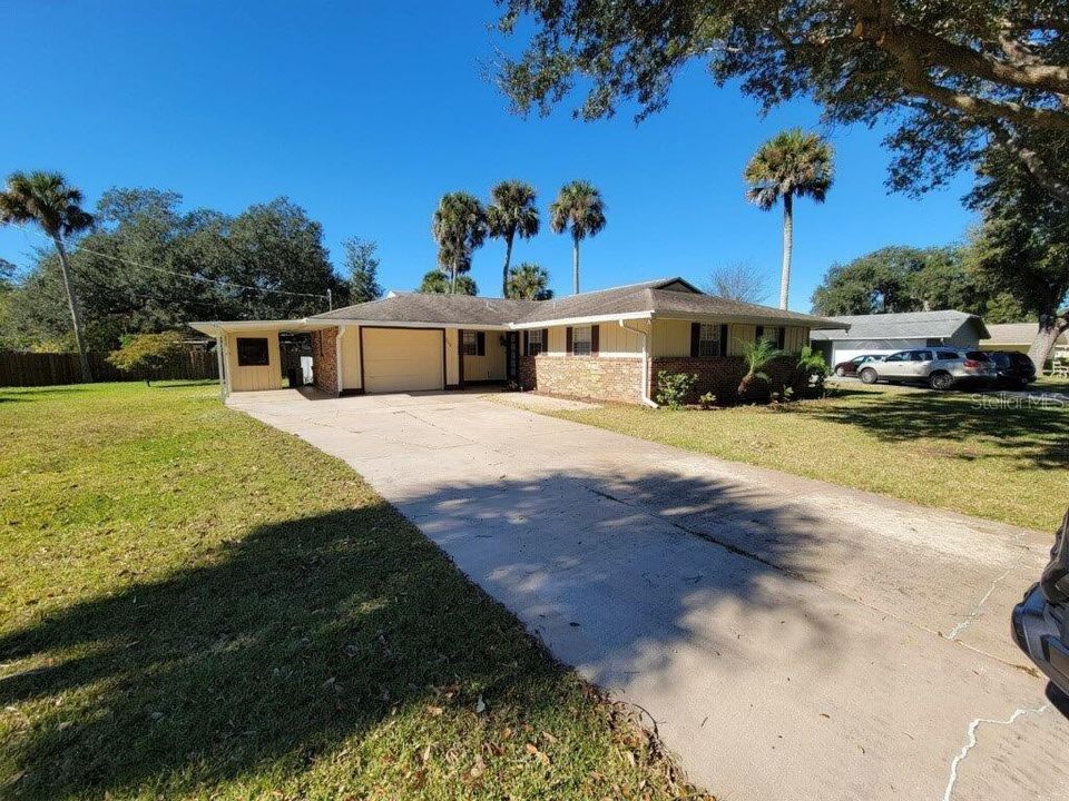 For Rent: $2,150 (4 beds, 2 baths, 1705 Square Feet)