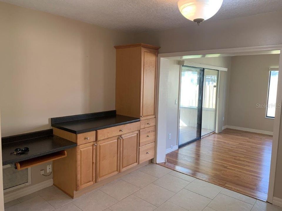 For Rent: $2,150 (4 beds, 2 baths, 1705 Square Feet)