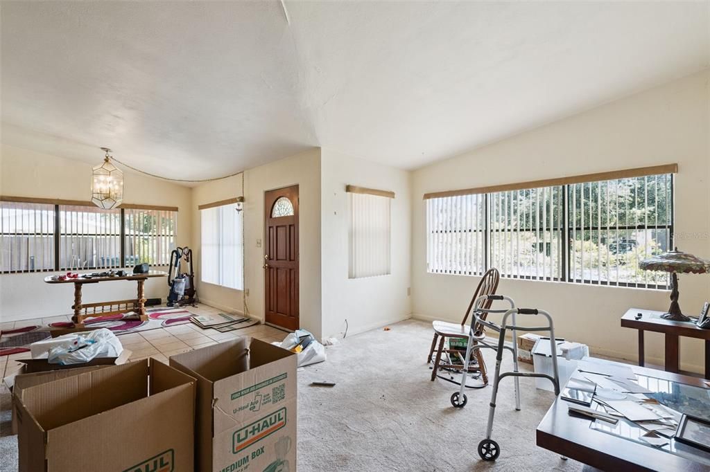 Activo con contrato: $399,900 (3 camas, 2 baños, 1363 Pies cuadrados)