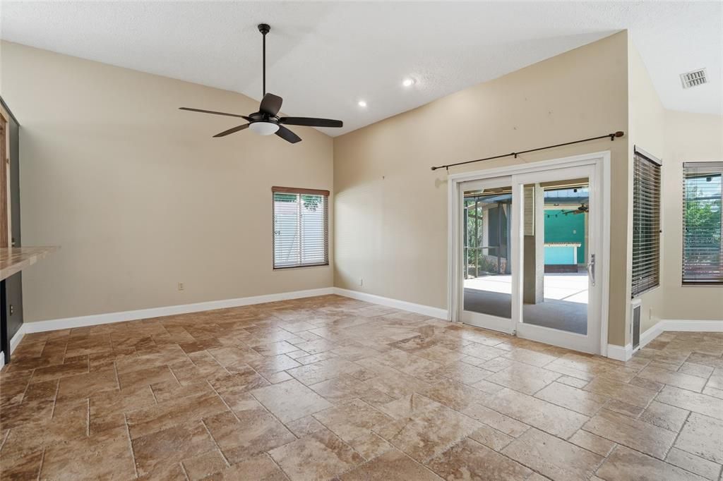 For Sale: $660,000 (4 beds, 3 baths, 2886 Square Feet)
