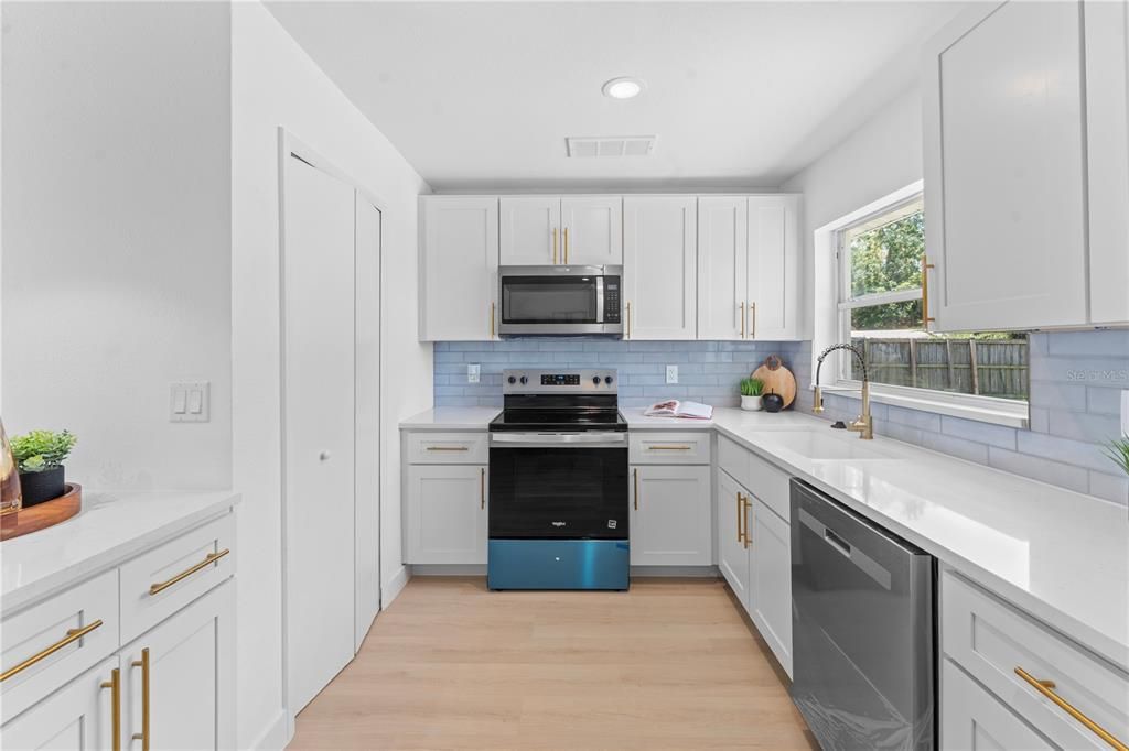 En Venta: $379,900 (3 camas, 2 baños, 1190 Pies cuadrados)