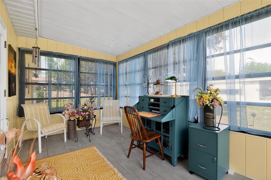 Active With Contract: $150,000 (2 beds, 1 baths, 864 Square Feet)