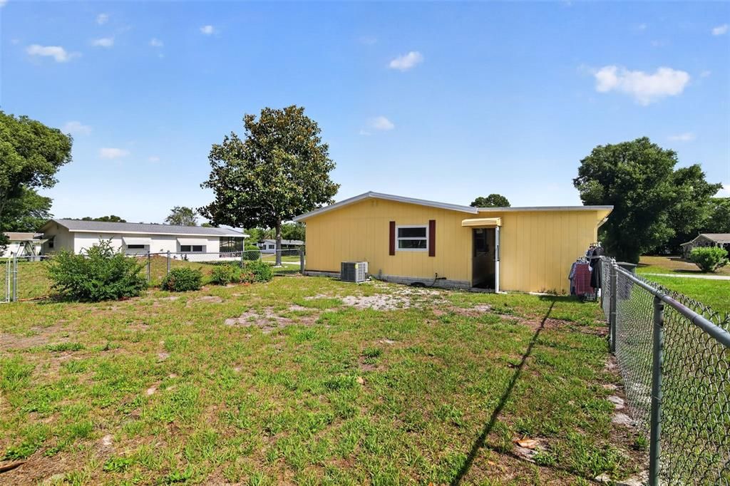 Active With Contract: $150,000 (2 beds, 1 baths, 864 Square Feet)