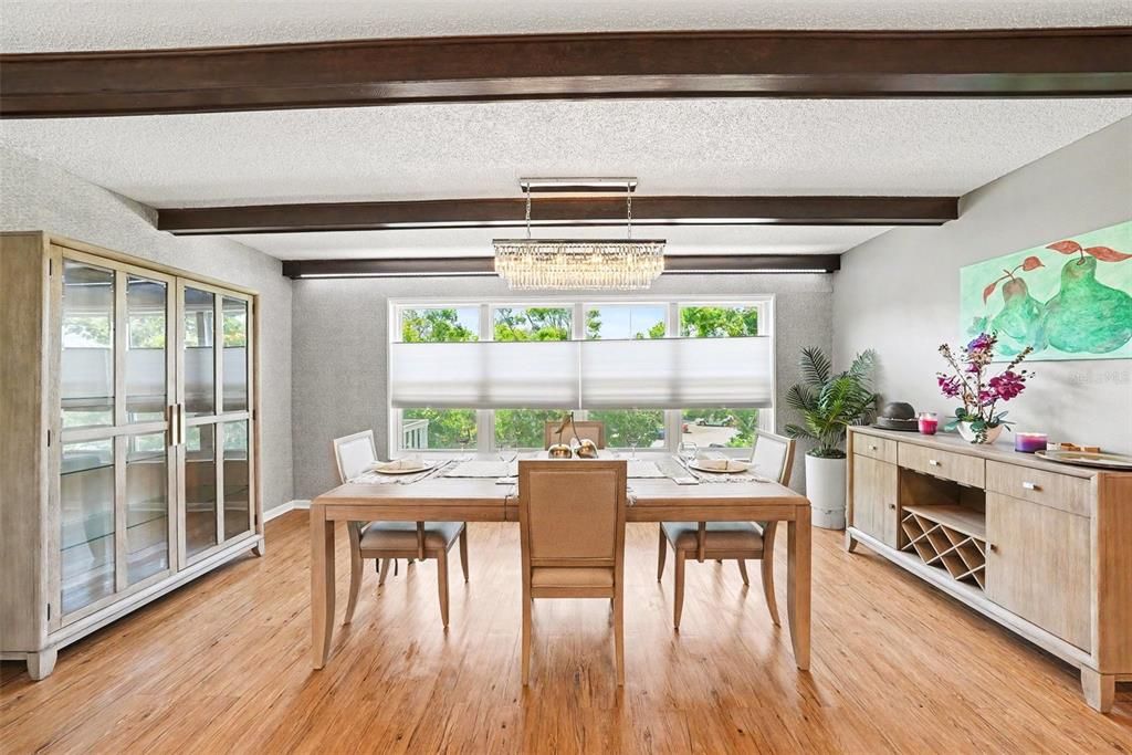 For Sale: $245,000 (2 beds, 2 baths, 1340 Square Feet)