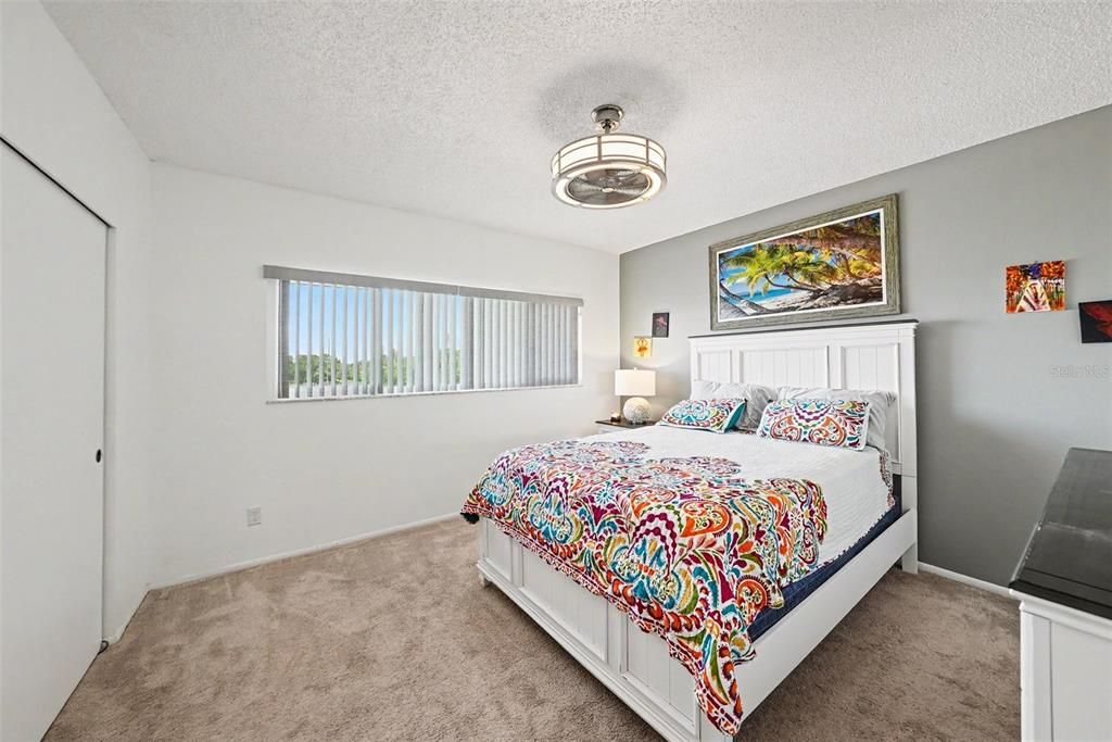 For Sale: $245,000 (2 beds, 2 baths, 1340 Square Feet)