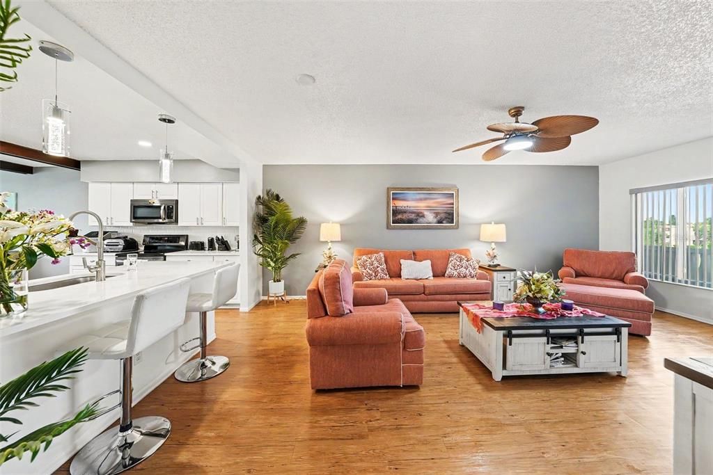 For Sale: $245,000 (2 beds, 2 baths, 1340 Square Feet)