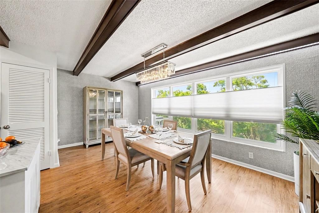 For Sale: $245,000 (2 beds, 2 baths, 1340 Square Feet)