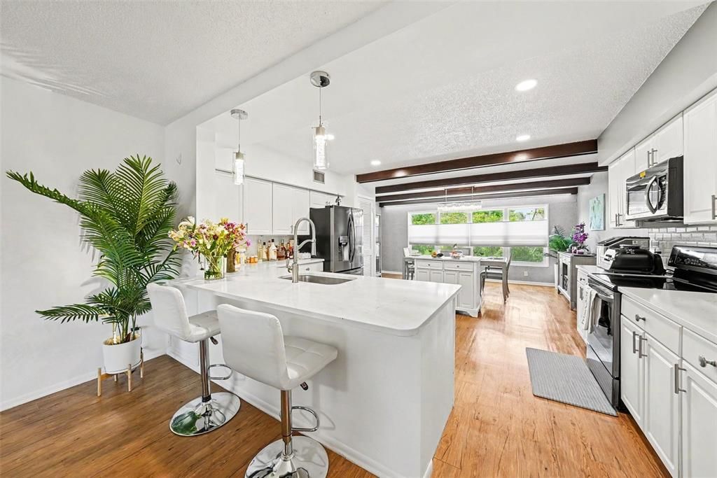 For Sale: $245,000 (2 beds, 2 baths, 1340 Square Feet)