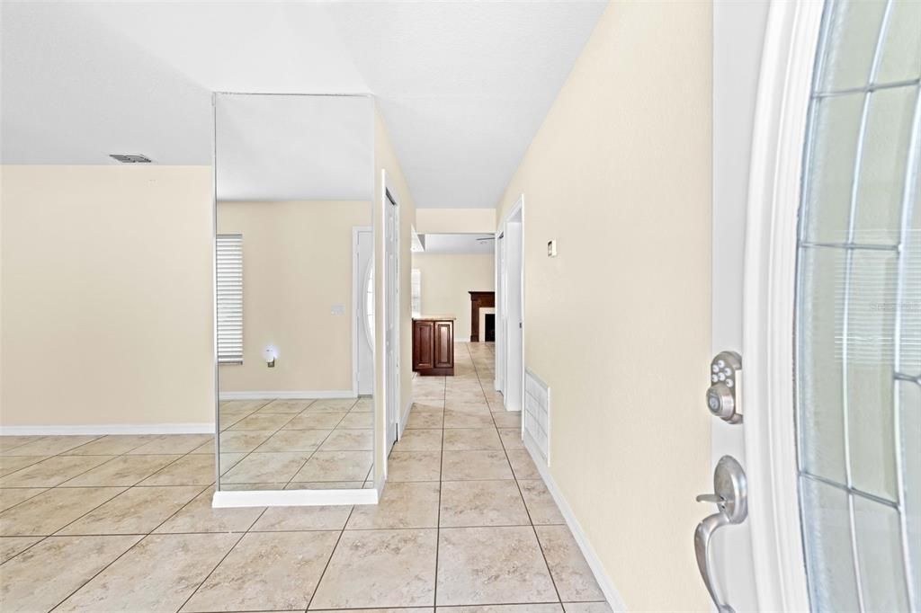 Activo con contrato: $344,000 (3 camas, 2 baños, 1881 Pies cuadrados)