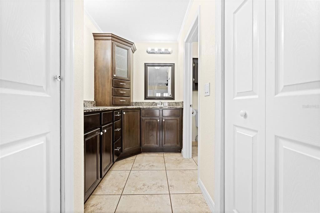 Activo con contrato: $344,000 (3 camas, 2 baños, 1881 Pies cuadrados)