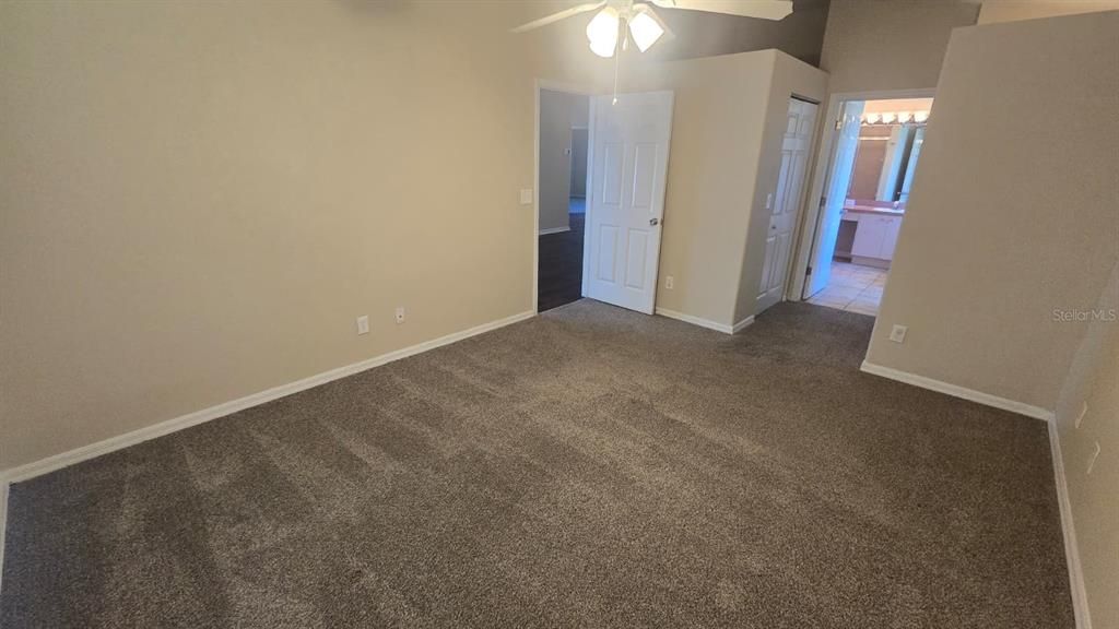 Activo con contrato: $362,000 (3 camas, 2 baños, 1592 Pies cuadrados)