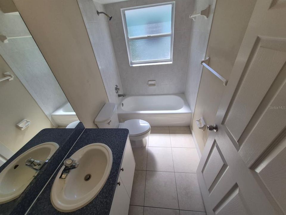 Activo con contrato: $362,000 (3 camas, 2 baños, 1592 Pies cuadrados)