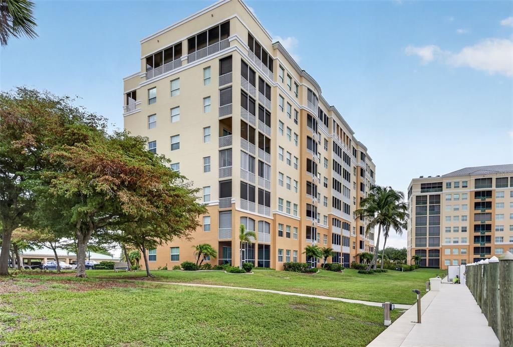 For Sale: $524,000 (3 beds, 2 baths, 1402 Square Feet)