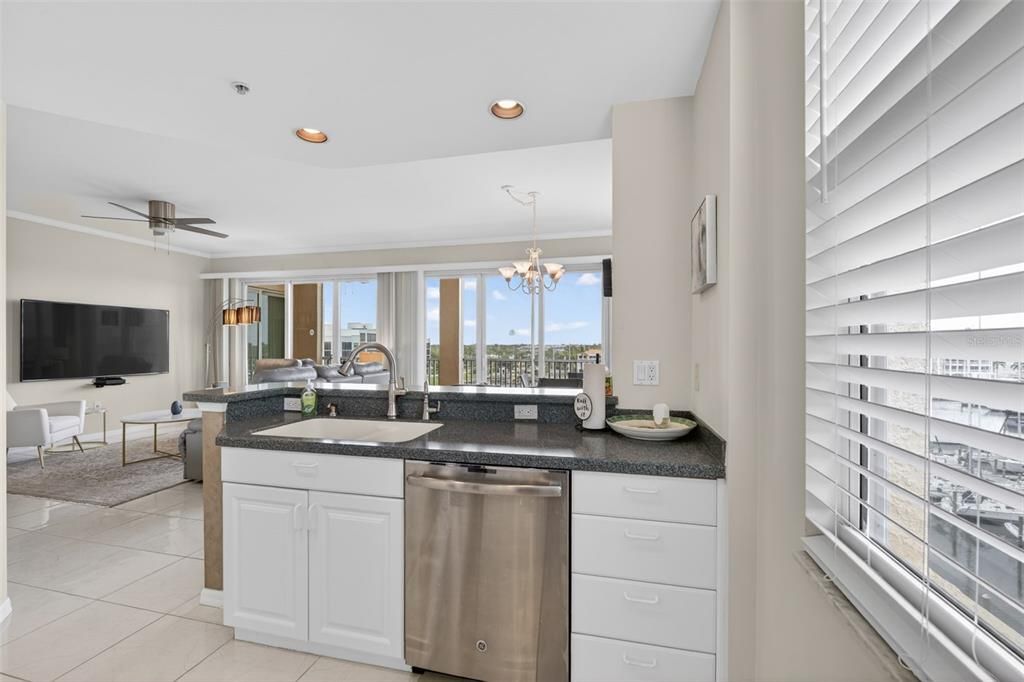 For Sale: $524,000 (3 beds, 2 baths, 1402 Square Feet)