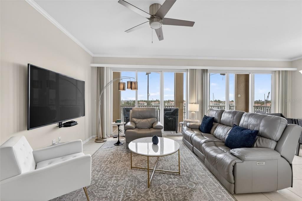 For Sale: $524,000 (3 beds, 2 baths, 1402 Square Feet)