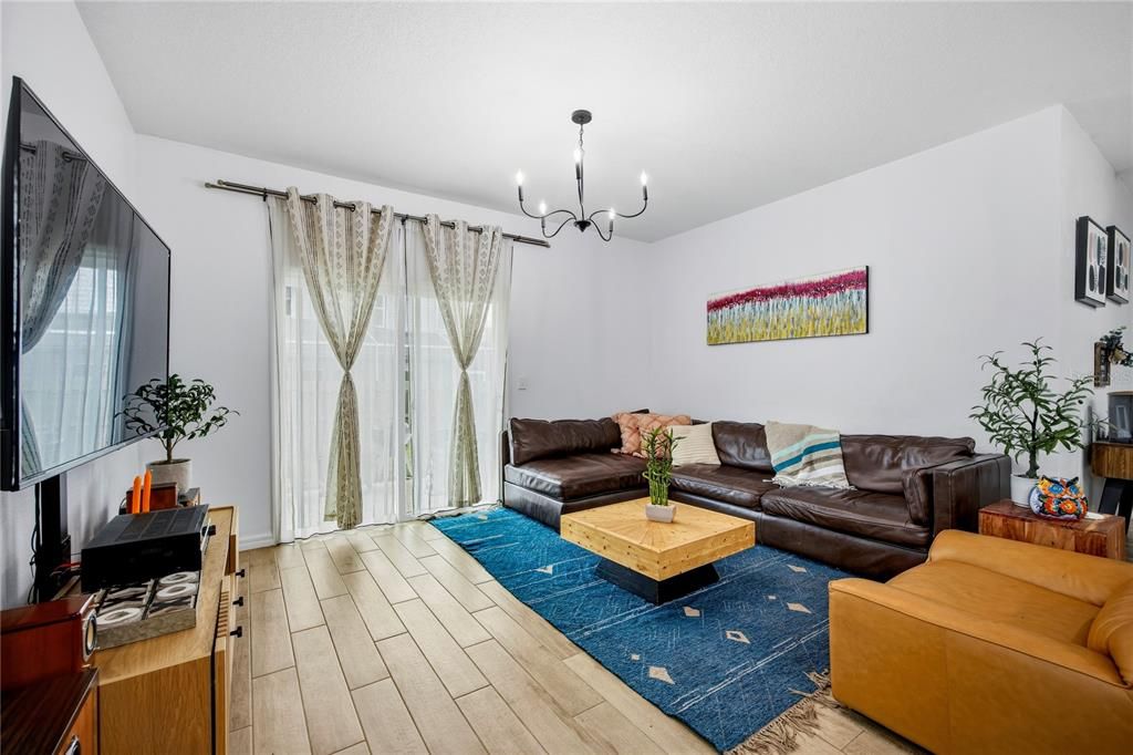 En Venta: $390,000 (5 camas, 3 baños, 2370 Pies cuadrados)