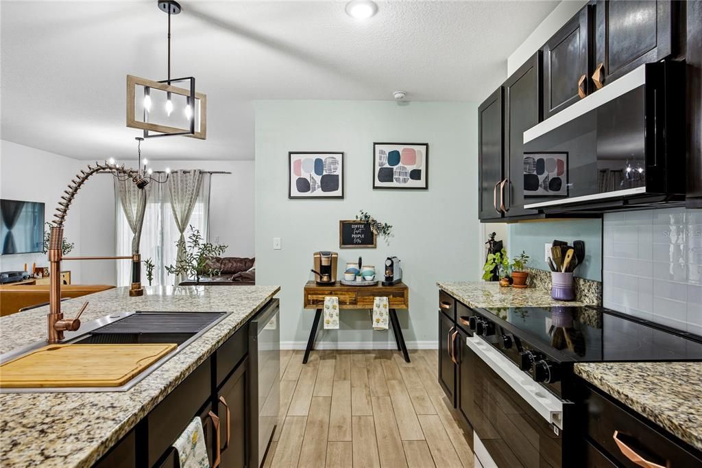 En Venta: $390,000 (5 camas, 3 baños, 2370 Pies cuadrados)