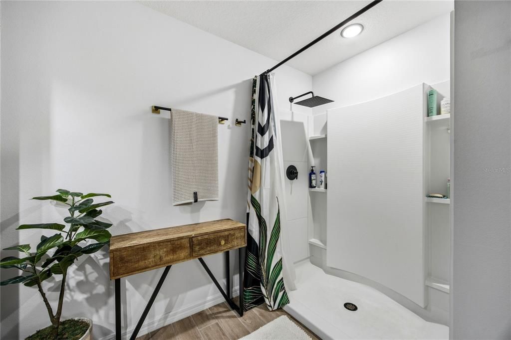 En Venta: $390,000 (5 camas, 3 baños, 2370 Pies cuadrados)