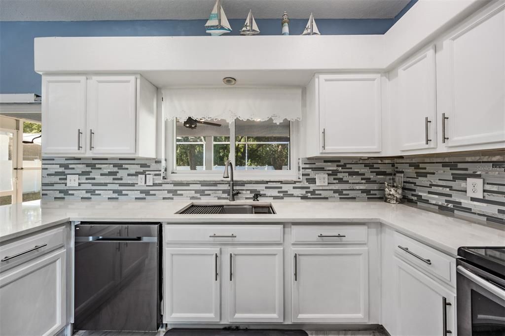 For Sale: $629,900 (3 beds, 2 baths, 2423 Square Feet)