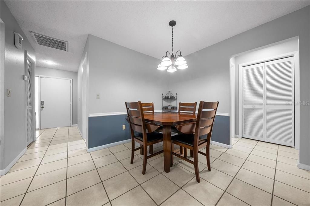 For Sale: $250,000 (2 beds, 2 baths, 1968 Square Feet)