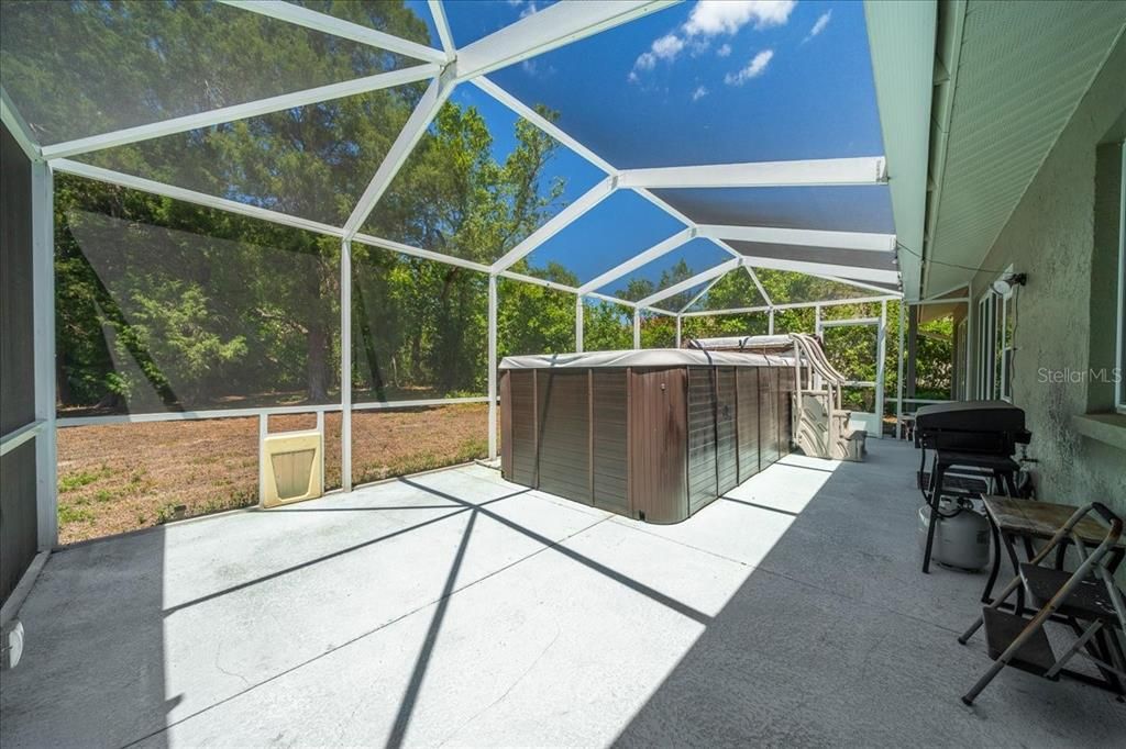 For Sale: $250,000 (2 beds, 2 baths, 1968 Square Feet)