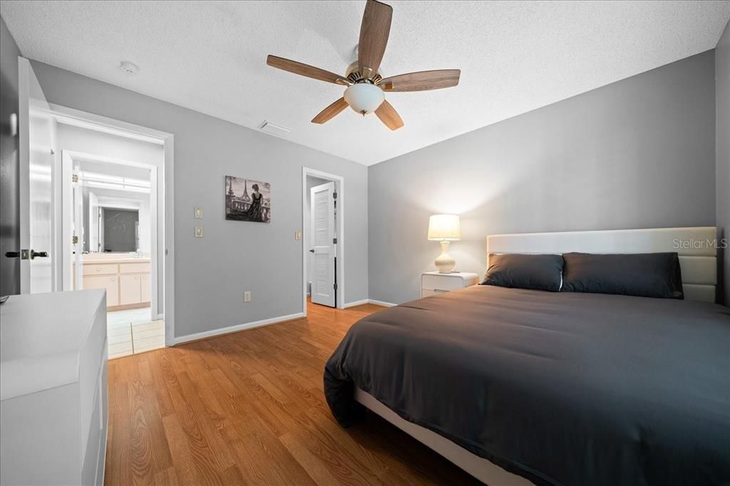 For Sale: $250,000 (2 beds, 2 baths, 1968 Square Feet)