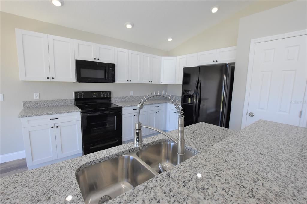 Active With Contract: $2,000 (4 beds, 3 baths, 1883 Square Feet)