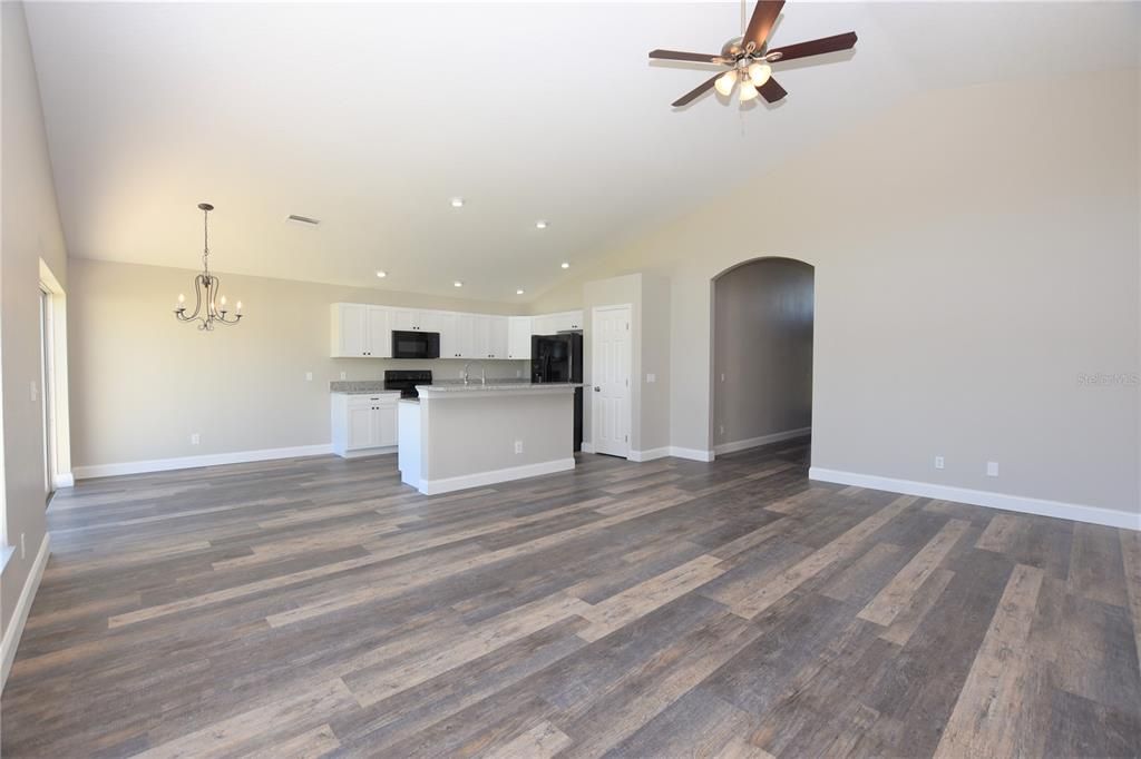 Active With Contract: $2,000 (4 beds, 3 baths, 1883 Square Feet)