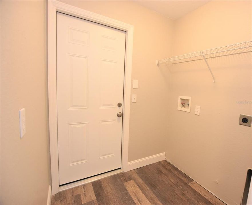 Active With Contract: $2,000 (4 beds, 3 baths, 1883 Square Feet)