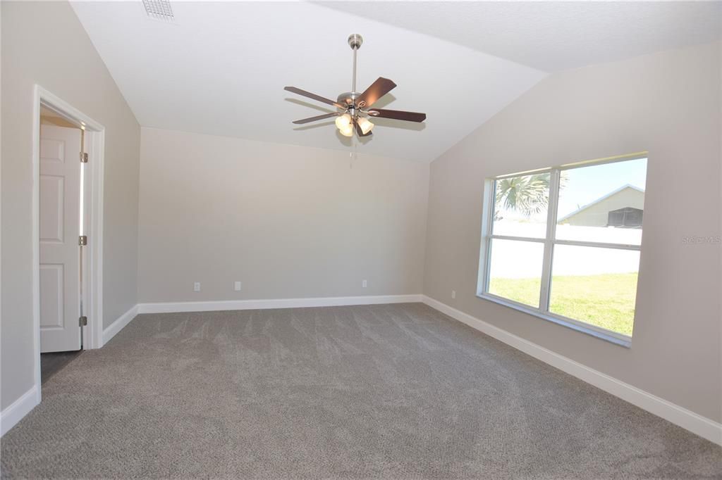 Active With Contract: $2,000 (4 beds, 3 baths, 1883 Square Feet)